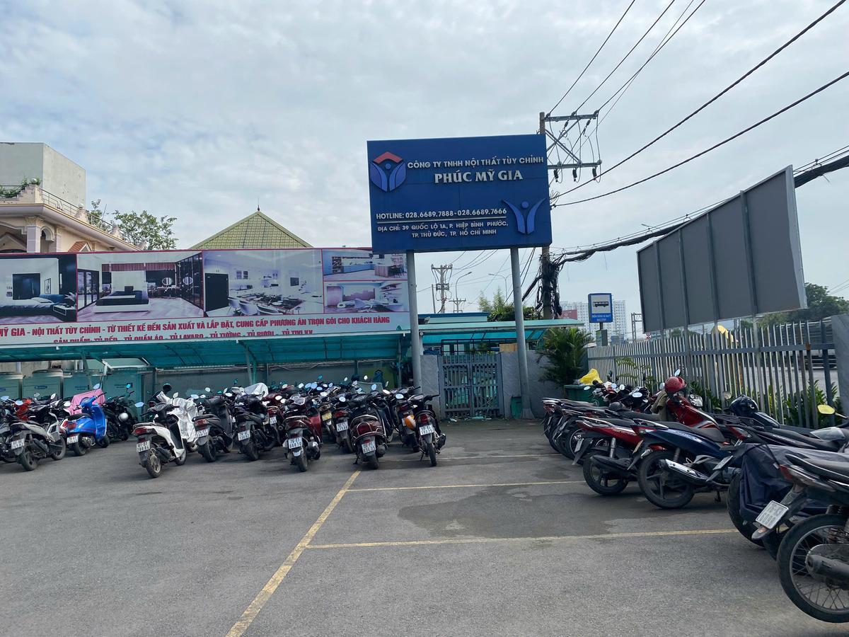 Phuc My Gia Custom Furniture factory overview