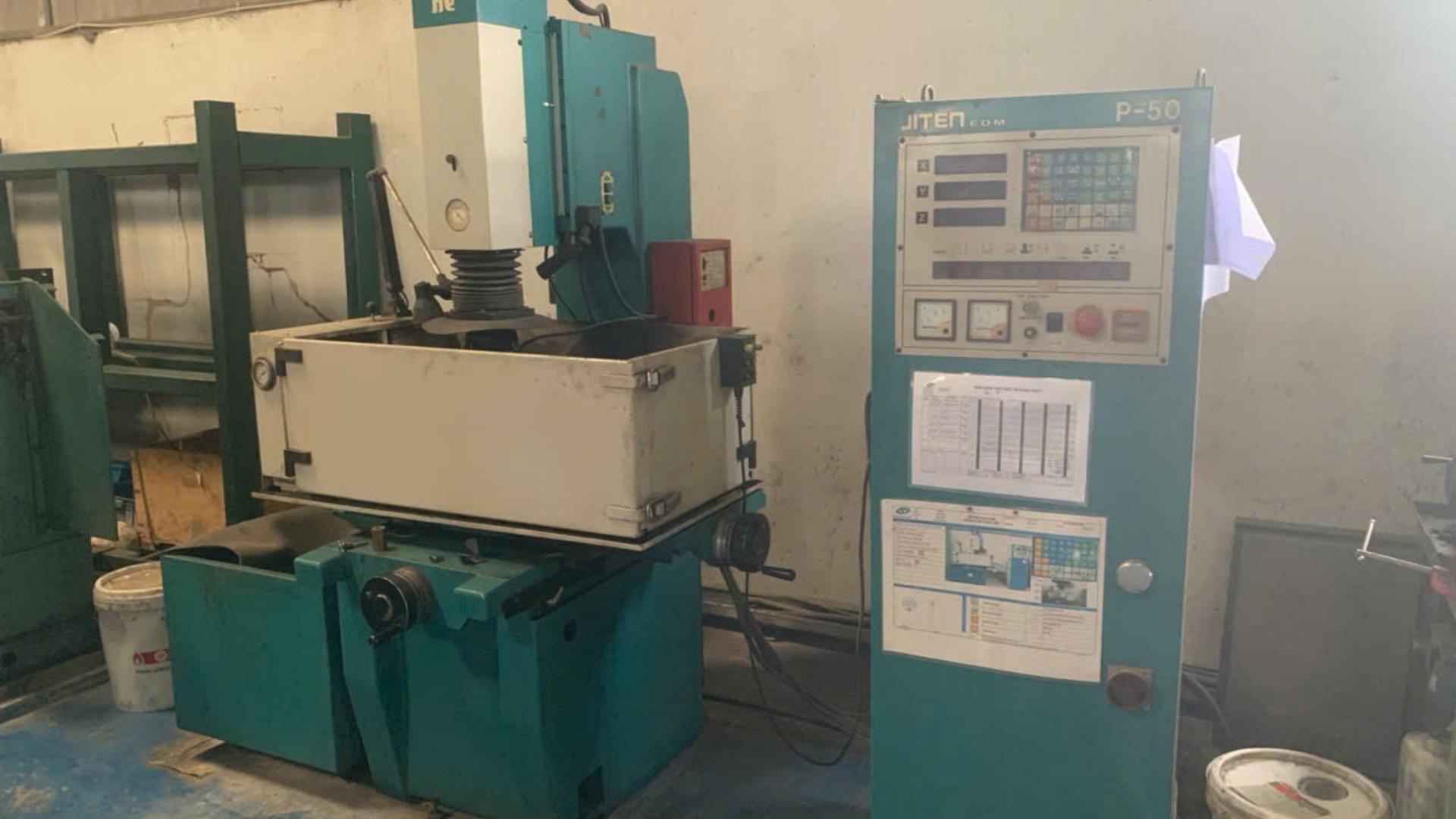 CNC milling machine at HDP Precision Mechanical Engineering, an audited DEWIN partner factory in Vietnam