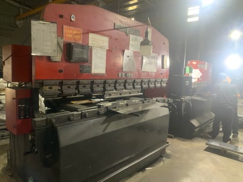 How Can Western Manufacturers Minimize Tooling and Initial Production Costs in Vietnam?