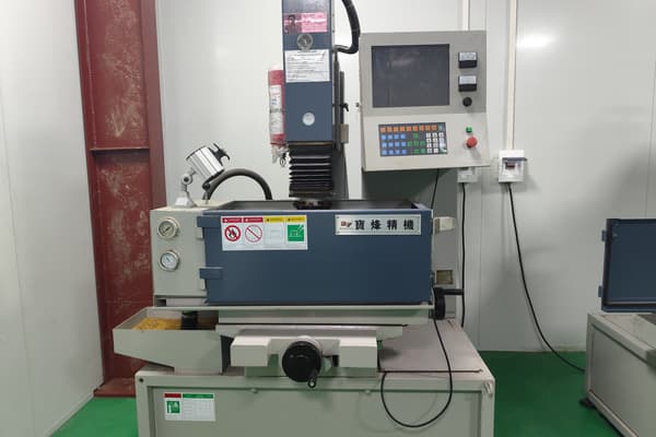 CNC milling machine  4 