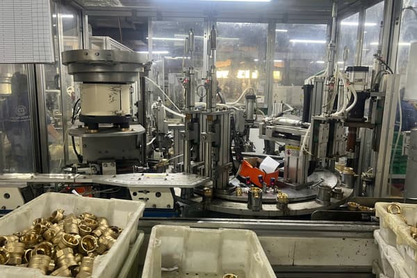 Automated assembly machine