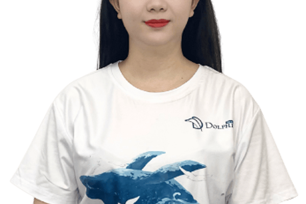DEWIN sourcing team member wearing the DEWIN T-shirt