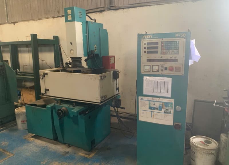 CNC milling machine at HDP Precision Mechanical Engineering, an audited DEWIN partner precision machining factory