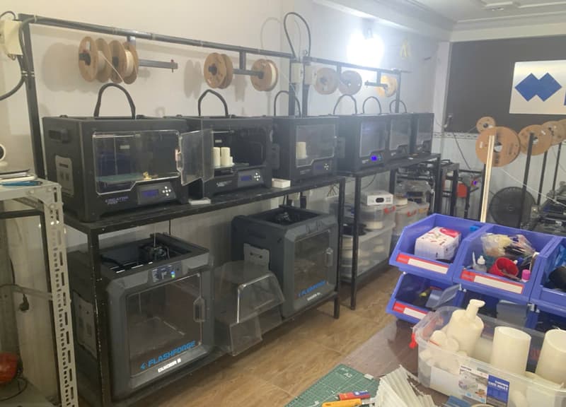 FDM 3D printing machines at 3D Printing Plus, an audited DEWIN partner facility in Vietnam
