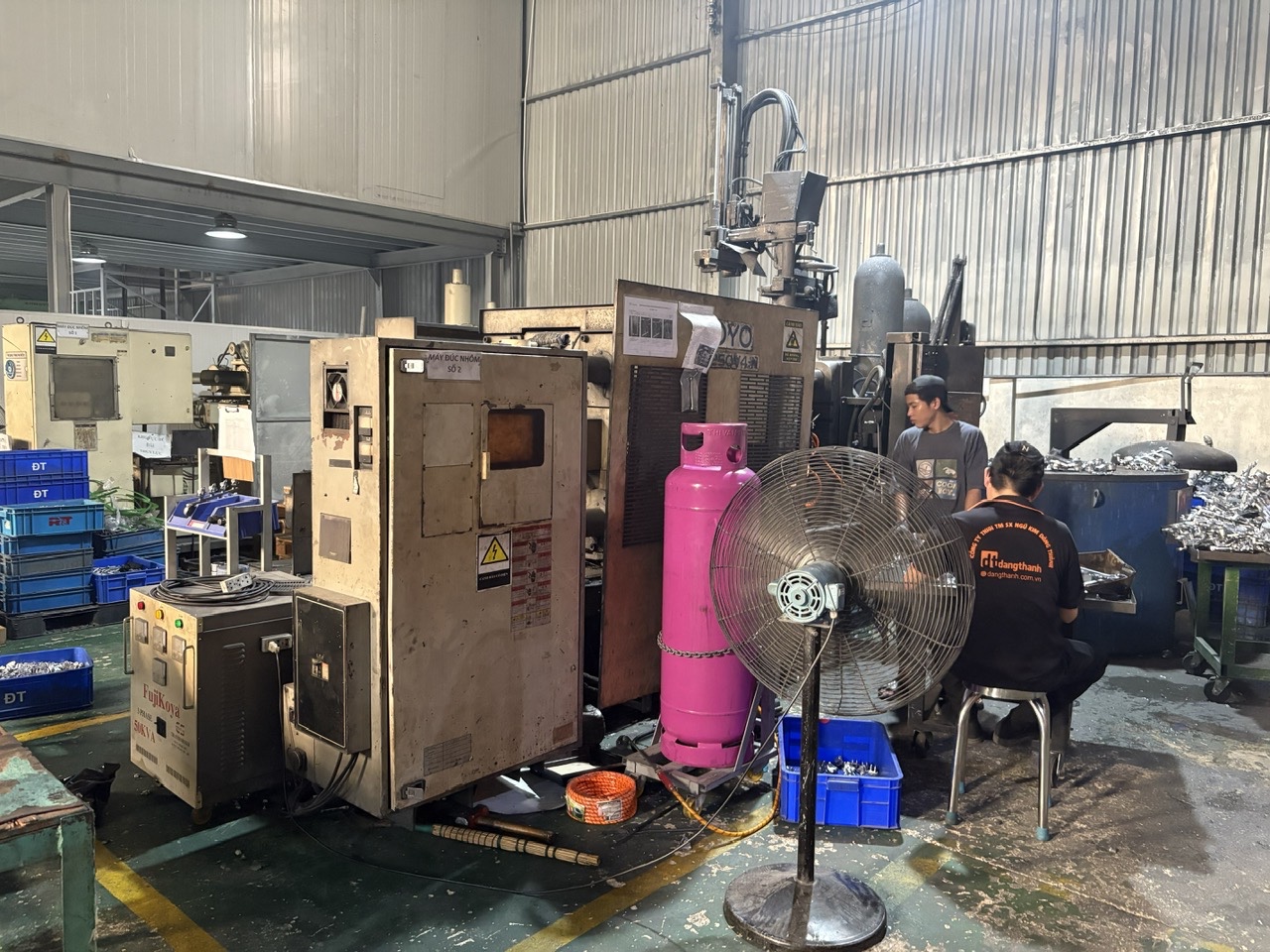 Die casting machine at a Vietnam foundry producing aluminum alloy components