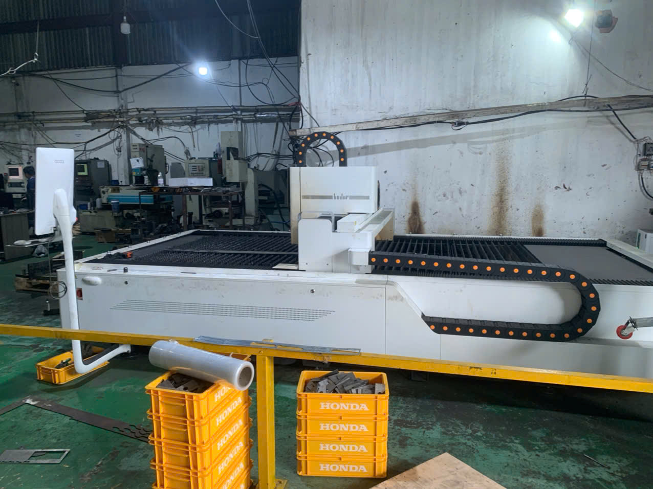 Fiber laser cutting machine at Alugos factory in Vietnam