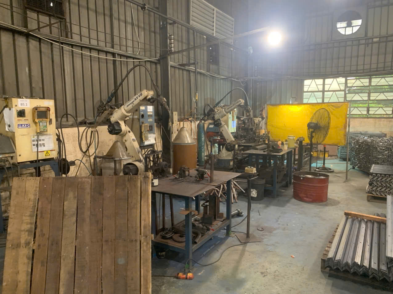 Robotic MIG welding system producing consistent welds on steel assemblies in Vietnam